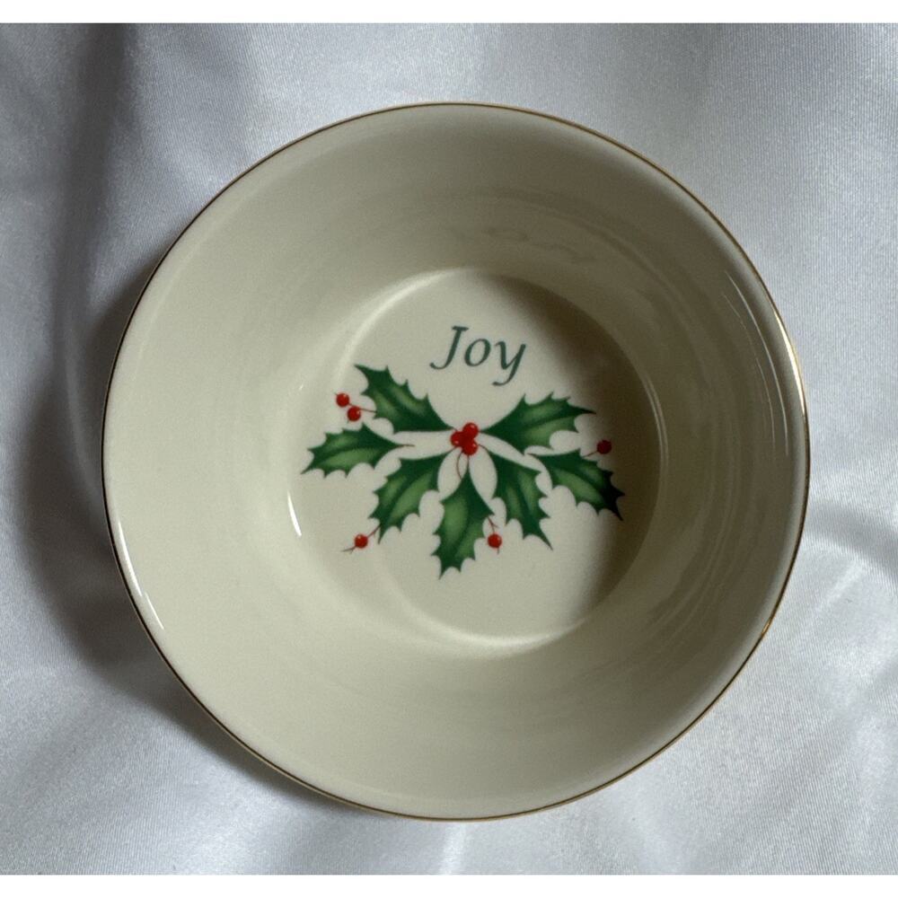 Lenox Holiday Christmas Round JOY Candy Dish Ivory Gold Trim Holly Berries 4’